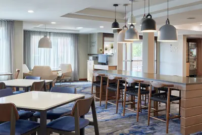 Photo 2 - Fairfield Inn & Suites by Marriott Burlington