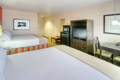 Photo 4 - Holiday Inn Express & Suites Tucumcari by IHG