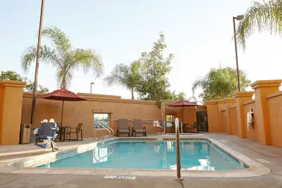 Photo 4 - Holiday Inn Express & Suites Corona by IHG