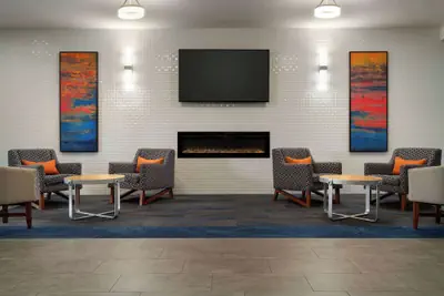 Photo 3 - La Quinta Inn & Suites by Wyndham Stephenville