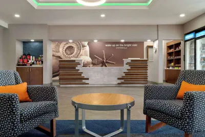 Photo 4 - La Quinta Inn & Suites by Wyndham Stephenville