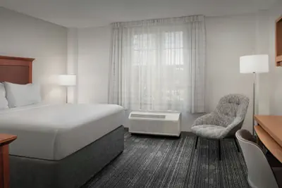 Photo 4 - TownePlace Suites by Marriott Suffolk Chesapeake