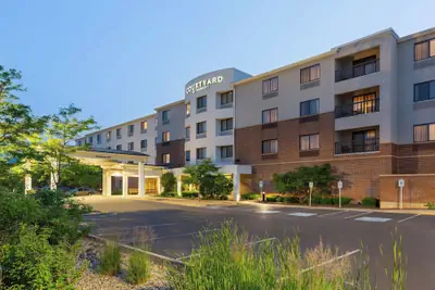 Photo 2 - Courtyard by Marriott Madison West Middleton