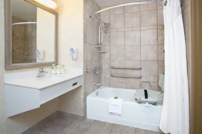 Photo 5 - Holiday Inn Express & Suites Minot by IHG