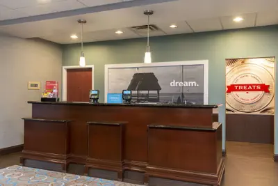 Photo 5 - Hampton Inn & Suites Fort Myers - Colonial Blvd