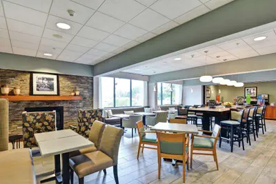 Photo 4 - Hampton Inn Lewisburg