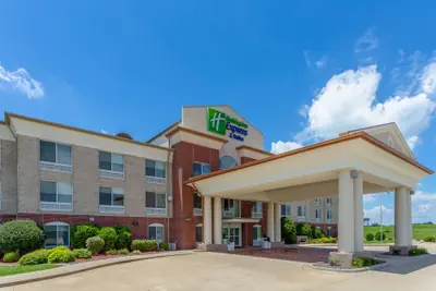 Photo 2 - Holiday Inn Express & Suites Vandalia by IHG