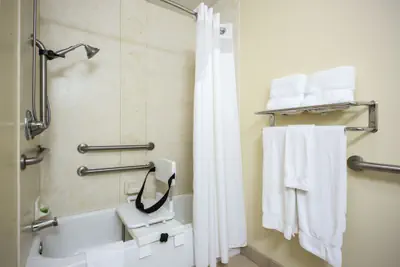 Photo 5 - Holiday Inn Express & Suites Vandalia by IHG