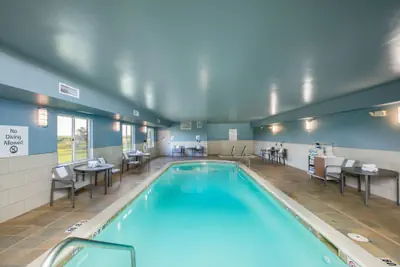 Photo 2 - Holiday Inn Express Hotel & Suites Altoona-Des Moines by IHG