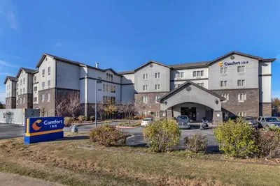 Photo 2 - Comfort Inn Bentonville - Crystal Bridges