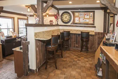 Photo 4 - Auld Holland Inn