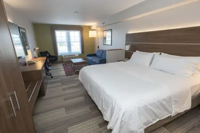 Photo 5 - Holiday Inn Express Hotel & Suites Iron Mountain by IHG