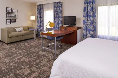 Photo 5 - Hampton Inn & Suites Wilmington