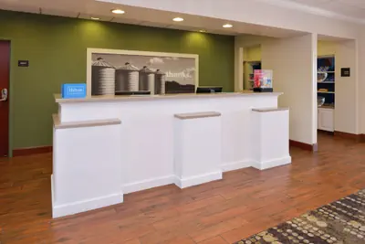 Photo 4 - Hampton Inn & Suites Wilmington