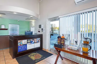 Photo 3 - Super 8 by Wyndham Kingsport