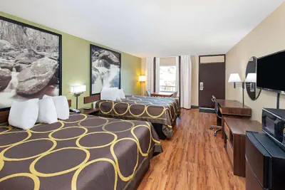 Photo 5 - Super 8 by Wyndham Kingsport