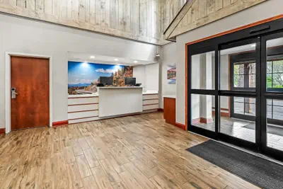 Photo 3 - La Quinta Inn & Suites by Wyndham Boone University