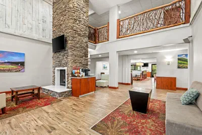 Photo 4 - La Quinta Inn & Suites by Wyndham Boone University