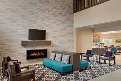 Photo 3 - La Quinta Inn & Suites by Wyndham I-20 Longview South
