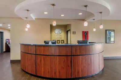 Photo 3 - Comfort Suites Speedway - Kansas City
