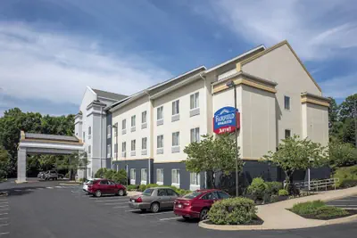 Photo 2 - Fairfield Inn & Suites by Marriott State College