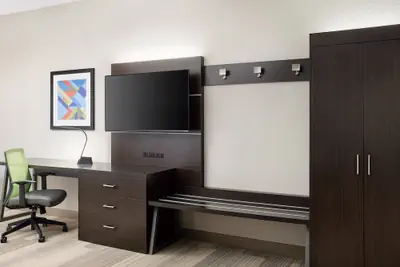 Photo 5 - Holiday Inn Express & Suites Seymour by IHG
