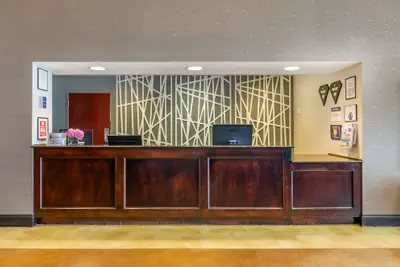 Photo 4 - Best Western Plus Waynesboro Inn & Suites Conference Center