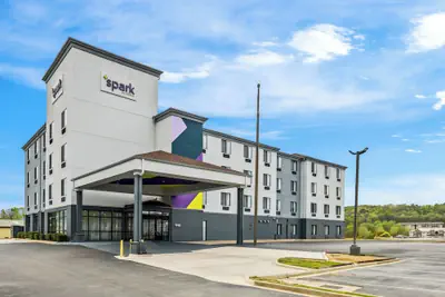 Photo 2 - Spark by Hilton Pelham Birmingham I 65