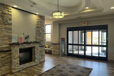 Photo 3 - Hampton Inn & Suites Barstow