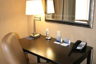 Photo 5 - Hampton Inn & Suites Barstow