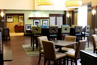 Photo 4 - Hampton Inn & Suites Paducah