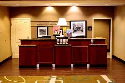 Photo 5 - Hampton Inn & Suites Paducah