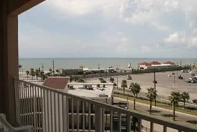 Photo 5 - Hampton Inn & Suites Galveston