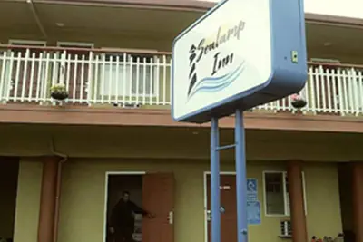 Photo 2 - Sealamp Inn