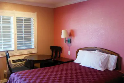 Photo 5 - Sealamp Inn