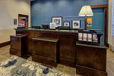 Photo 5 - Hampton Inn & Suites Nashville Downtown