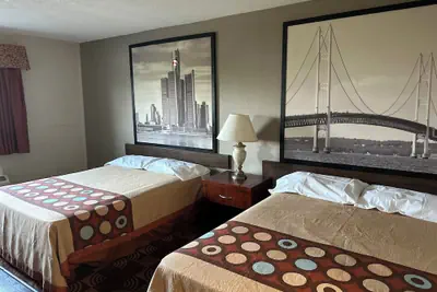 Photo 3 - Airport Inn Flint