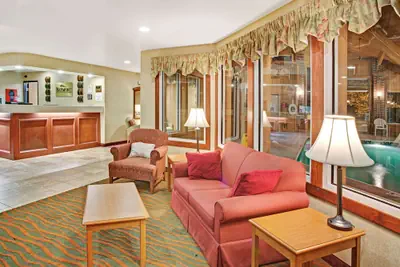 Photo 2 - Baymont by Wyndham Indianapolis