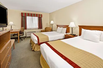 Photo 3 - Baymont by Wyndham Indianapolis