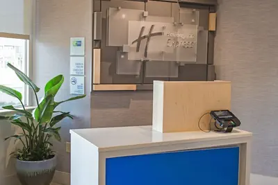 Photo 3 - Holiday Inn Express Nags Head Oceanfront by IHG