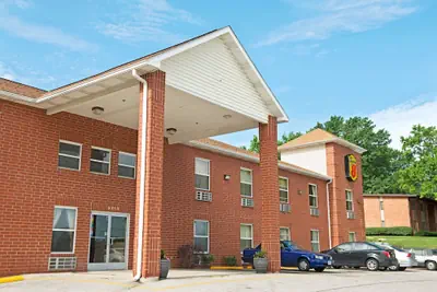 Photo 2 - Super 8 by Wyndham St. Louis Airport