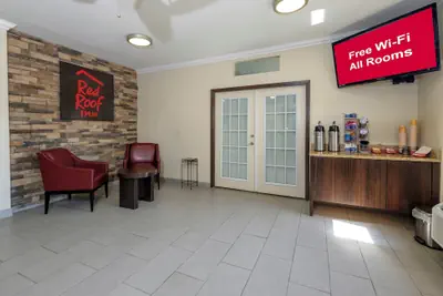 Photo 3 - Red Roof Inn Arlington - Entertainment District