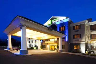 Photo 2 - Holiday Inn Express Syracuse Airport by IHG