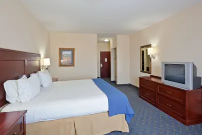 Photo 5 - Holiday Inn Express & Suites Pampa by IHG