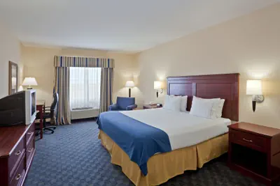 Photo 4 - Holiday Inn Express & Suites Pampa by IHG