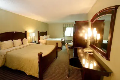 Photo 5 - Marvin's Garden Inn