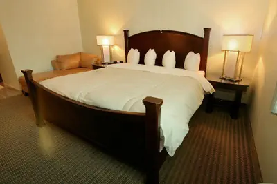Photo 4 - Marvin's Garden Inn