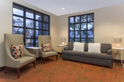 Photo 5 - Hampton Inn Santa Barbara/Goleta