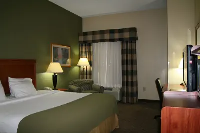 Photo 5 - Holiday Inn Express & Suites - Greenwood by IHG