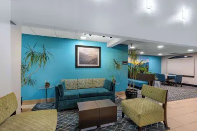 Photo 5 - La Quinta Inn & Suites by Wyndham Sevierville / Kodak